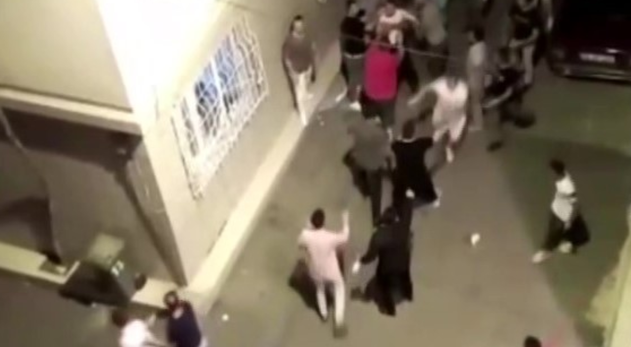 Sesten dolayı kavga çıktı! Ortalık savaş alanına döndü